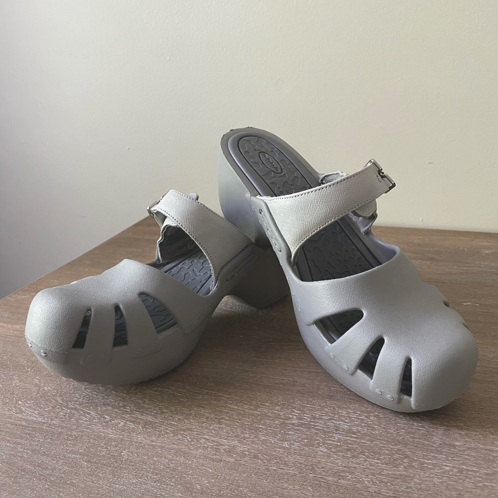 Dr. Scholl’s size 9 shoes